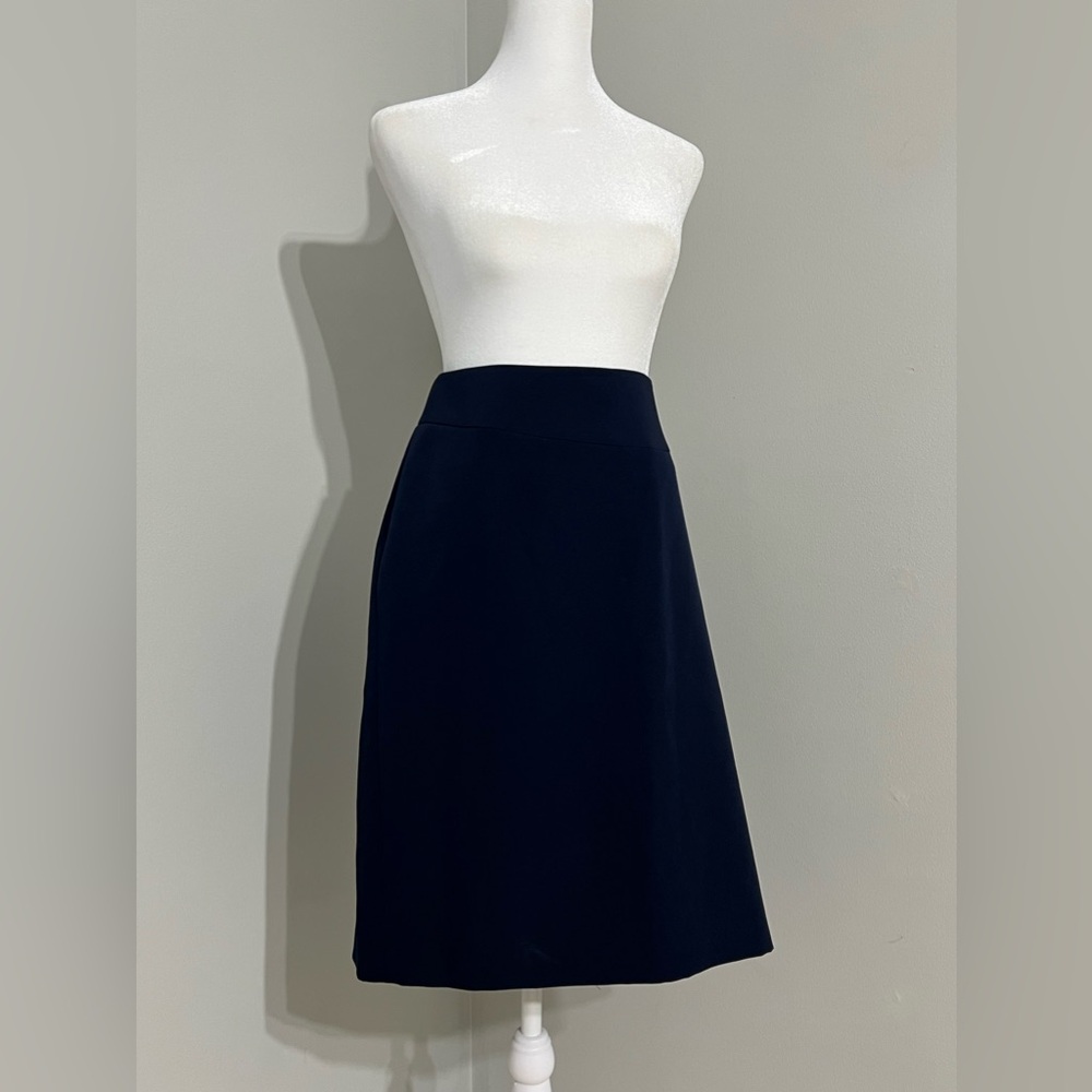 NWT Tahari Sleek and Sophisticated Navy Blue Pencil Skirt Size 14
